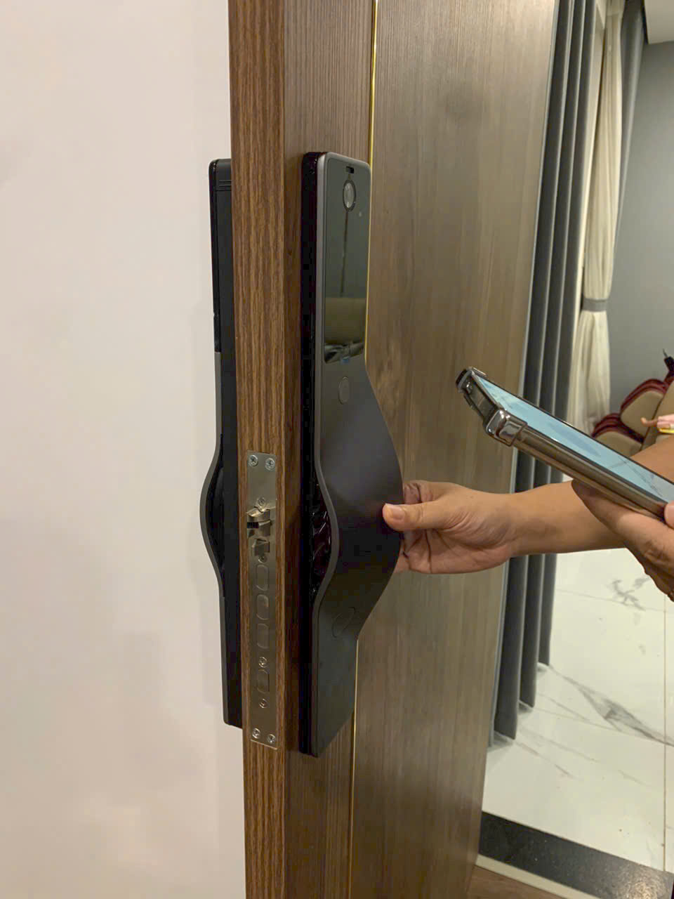 Khóa Vân Tay: Công Nghệ Bảo Mật Hiện Đại Cho Ngôi Nhà